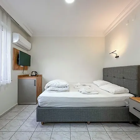 Elit Hotel 3*